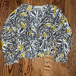 Cropped 3/4 sleeve Ruffle Top